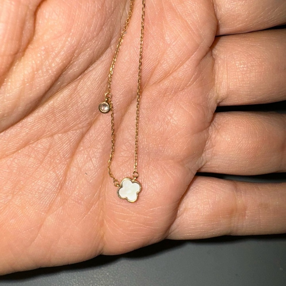 14K Necklace With Mother Of Pearl Clover